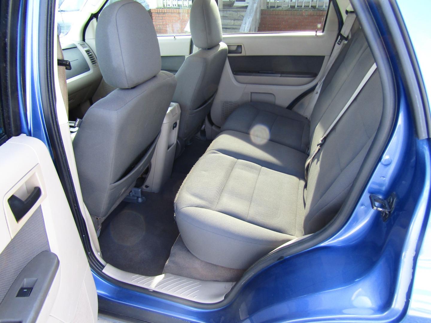 2010 Blue /Black Ford Escape XLT FWD (1FMCU0D72AK) with an 2.5L L4 DOHC 16V engine, Automatic transmission, located at 15016 S Hwy 231, Midland City, AL, 36350, (334) 983-3001, 31.306210, -85.495277 - Photo#4